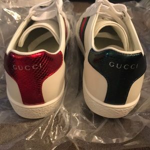 Gucci Leather Sneakers - Never worn